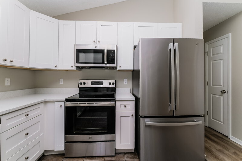 2,055/Mo, 6123 Sand Key Ln Wesley Chapel, FL 33545 Kitchen View 2