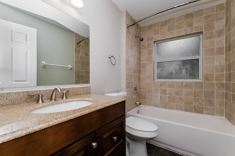 2,055/Mo, 6123 Sand Key Ln Wesley Chapel, FL 33545 Main Bathroom View