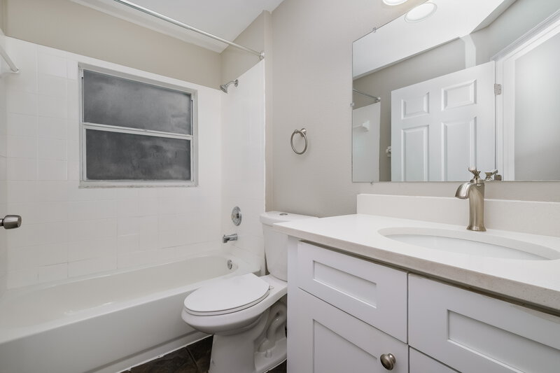 2,055/Mo, 6123 Sand Key Ln Wesley Chapel, FL 33545 Bathroom View