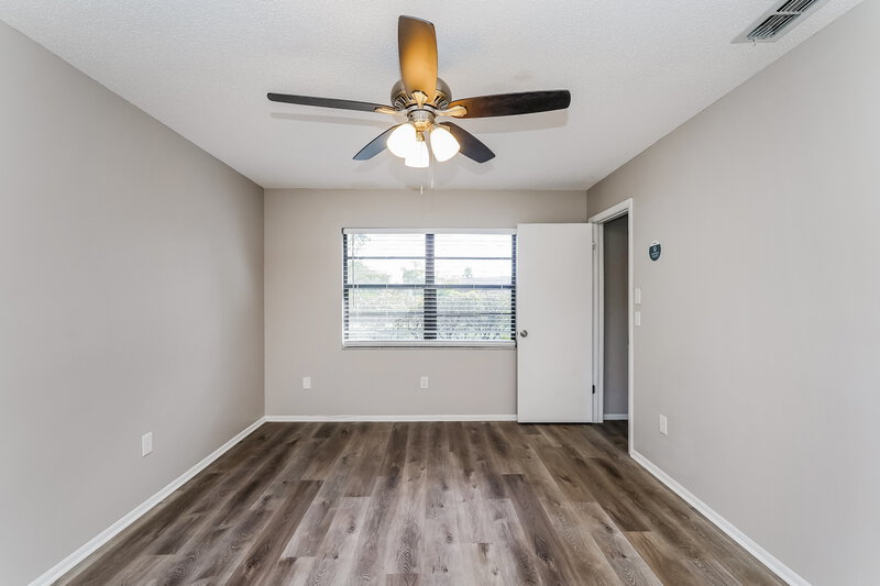 2,080/Mo, 7206 Orchid Lake Rd New Port Richey, FL 34653 Main Bedroom View 2