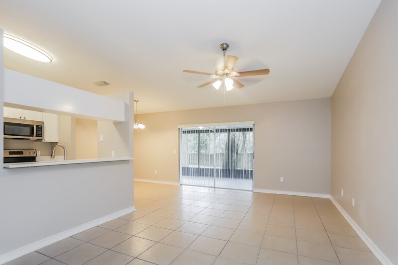 2,135/Mo, 4035 Forecast Dr Brandon, FL 33511 Living Room View 2