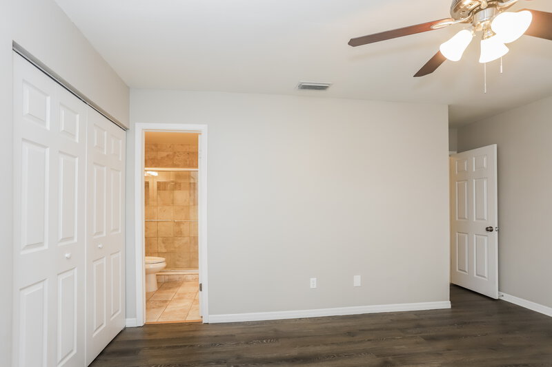 2,135/Mo, 4035 Forecast Dr Brandon, FL 33511 Main Bedroom View 2