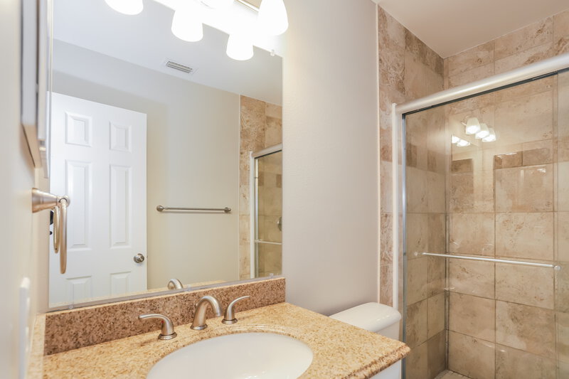 2,135/Mo, 4035 Forecast Dr Brandon, FL 33511 Main Bathroom View