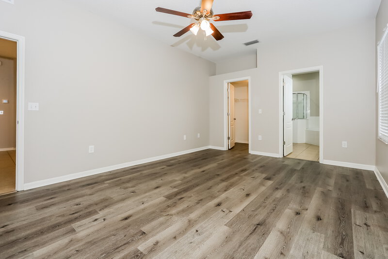 2,550/Mo, 7006 Monarch Park Dr Apollo Beach, FL 33572 Main Bedroom View 2