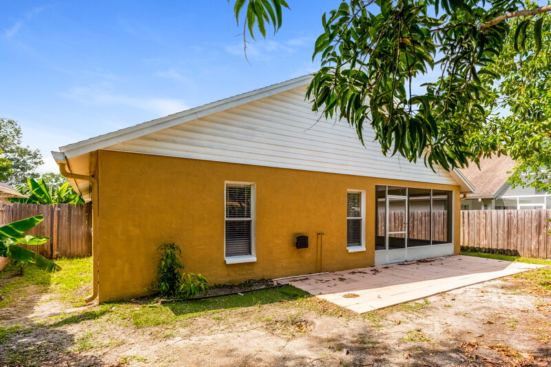 2,390/Mo, 1605 Scotch Pine Dr Brandon, FL 33511 Rear View