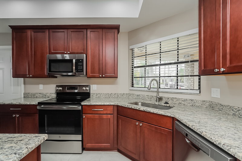 2,430/Mo, 5312 Southwick Dr Tampa, FL 33624 Kitchen View 3