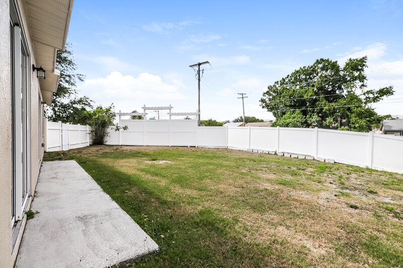 2,345/Mo, 301 Abigail Rd Plant City, FL 33563 Rear View 2