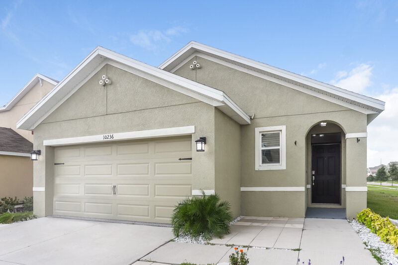 1,970/Mo, 10236 Mangrove Well Rd Sun City Center, FL 33573 External View