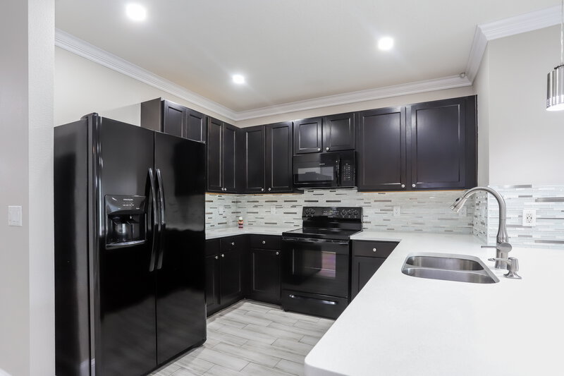 1,970/Mo, 10236 Mangrove Well Rd Sun City Center, FL 33573 Kitchen View