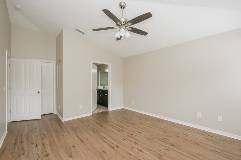 2,970/Mo, 5616 Brookdale Way Tampa, FL 33625 Main Bedroom View 2