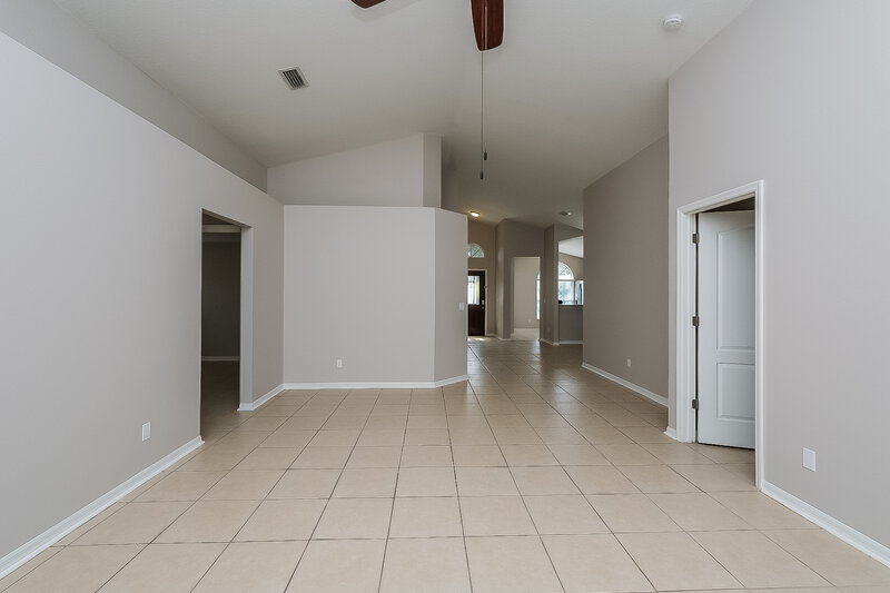 2,310/Mo, 4624 Tucson Ct Valrico, FL 33594 Living Room View 2