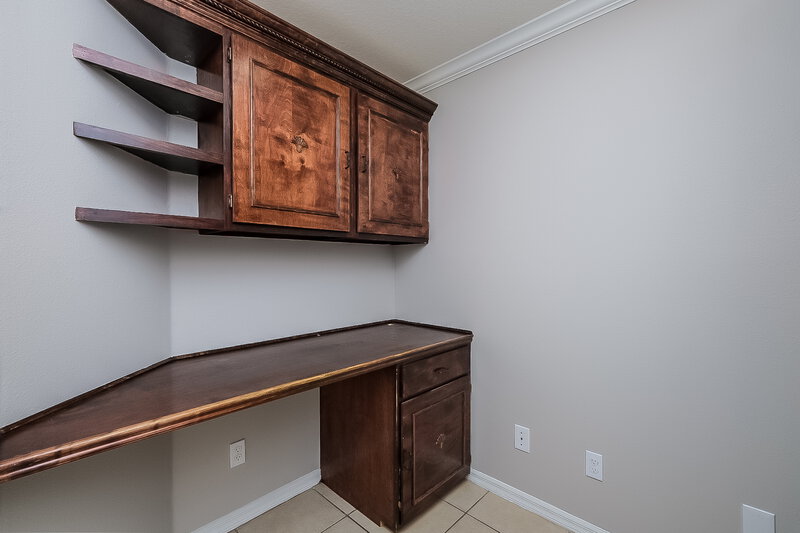 2,310/Mo, 4624 Tucson Ct Valrico, FL 33594 Pantry View