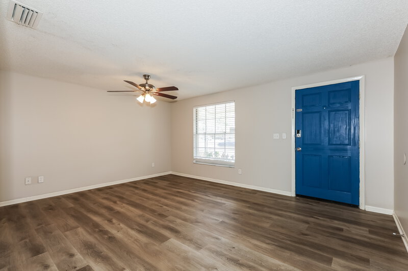 1,995/Mo, 904 Briarcliff Dr Valrico, FL 33594 Living Room View