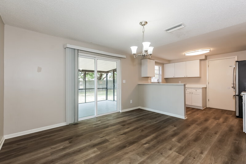 1,995/Mo, 904 Briarcliff Dr Valrico, FL 33594 Dining Room View 2