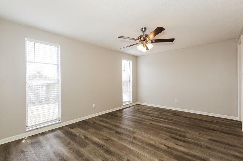 1,995/Mo, 904 Briarcliff Dr Valrico, FL 33594 Main Bedroom View 2