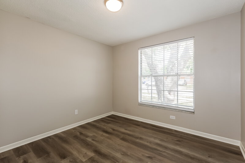 1,995/Mo, 904 Briarcliff Dr Valrico, FL 33594 Bedroom View 2