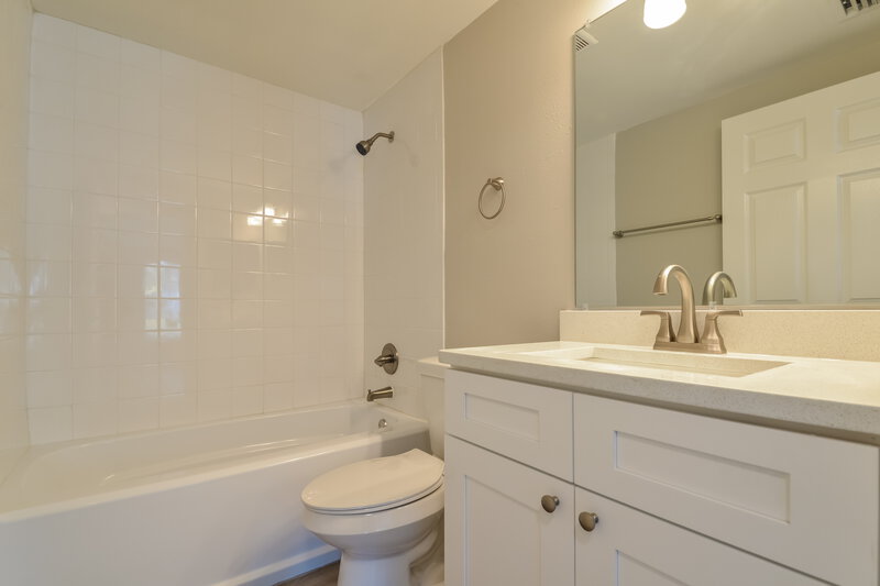 3,540/Mo, 904 Briarcliff Dr Valrico, FL 33594 Bathroom View