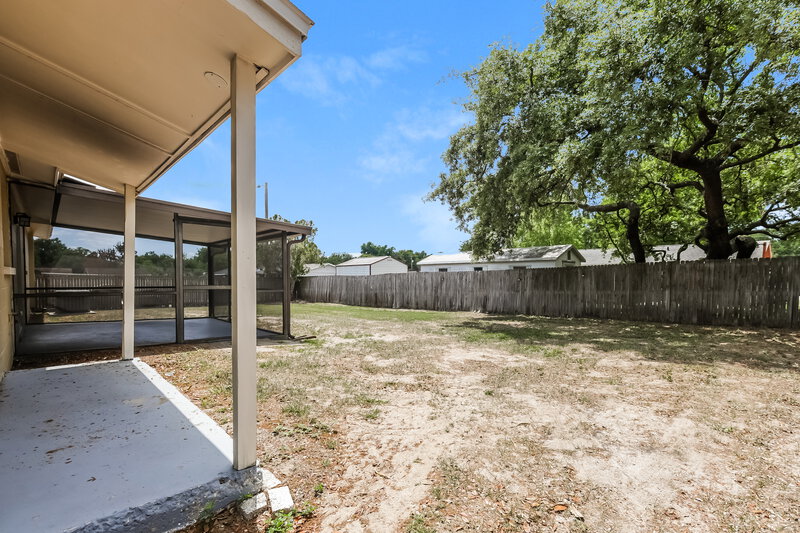1,995/Mo, 904 Briarcliff Dr Valrico, FL 33594 Rear View 2