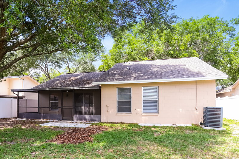 2,205/Mo, 24904 Silversmith Dr Lutz, FL 33559 Rear View