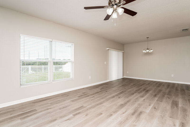 2,195/Mo, 11921 Grand Kempston Dr Gibsonton, FL 33534 Living Room View
