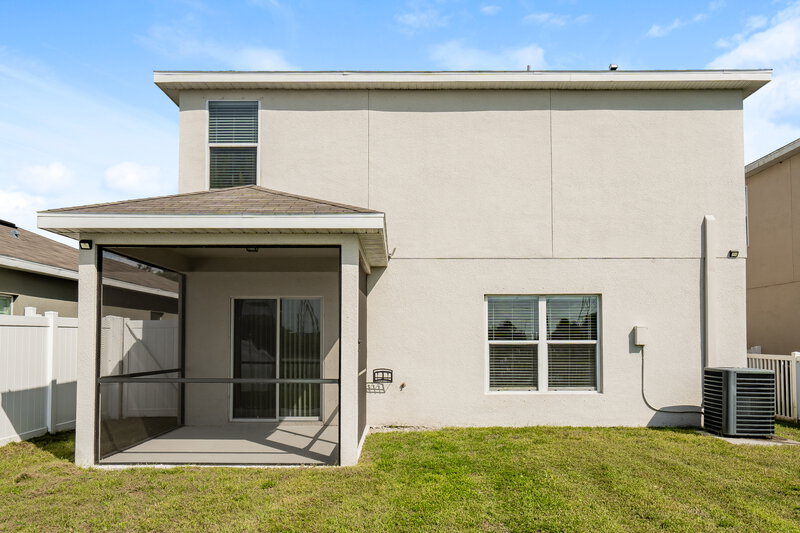 2,195/Mo, 11921 Grand Kempston Dr Gibsonton, FL 33534 Rear View