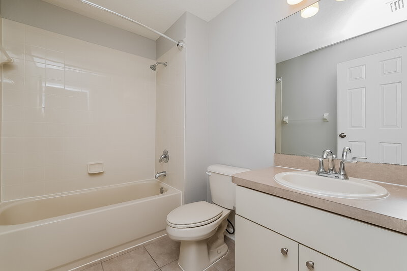 2,190/Mo, 12721 Bramfield Riverview, FL 33579 Bathroom View