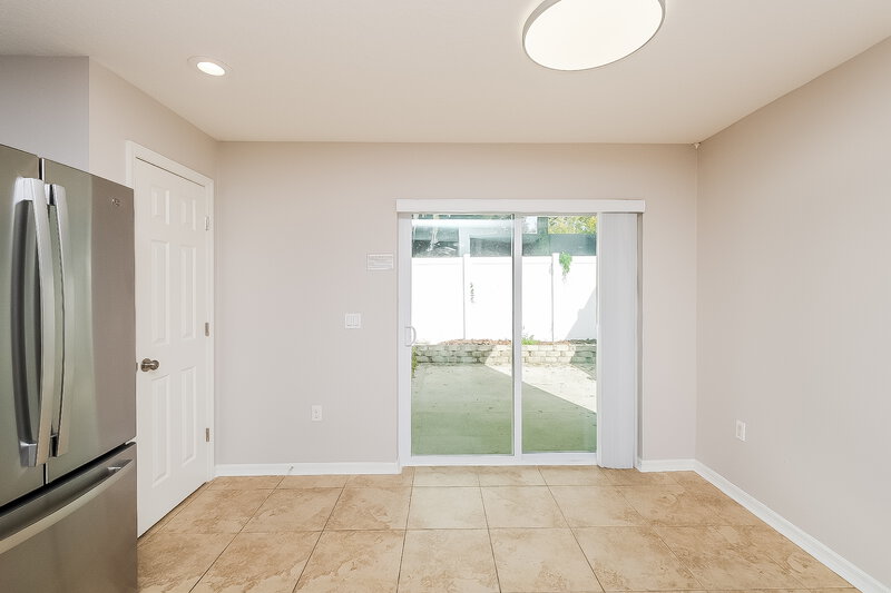 3,500/Mo, 11830 Mango Groves Blvd Seffner, FL 33584 Dining Room View