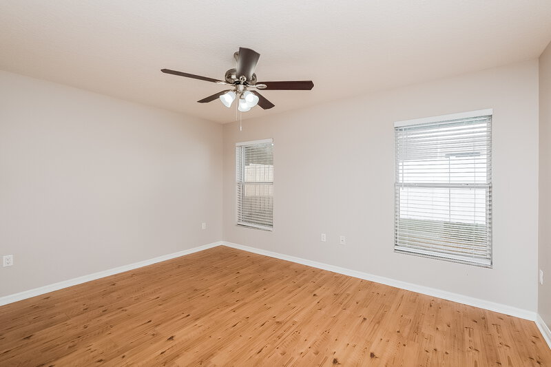 3,500/Mo, 11830 Mango Groves Blvd Seffner, FL 33584 Main Bedroom View