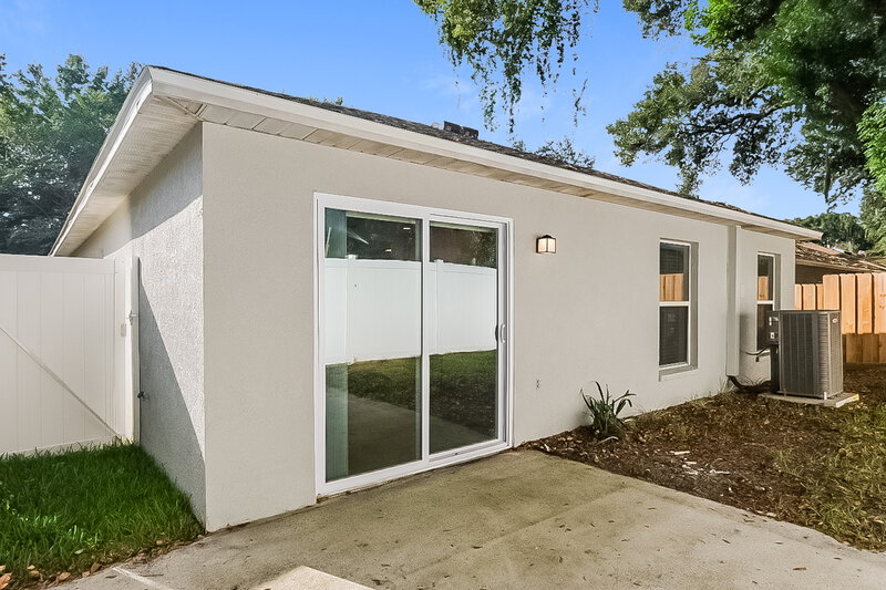 3,500/Mo, 11830 Mango Groves Blvd Seffner, FL 33584 Rear Entrance View