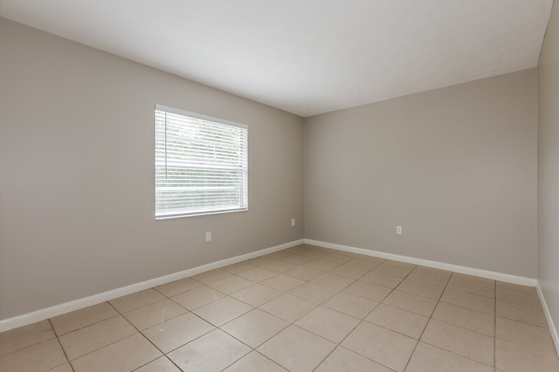 2,510/Mo, 9811 N Connechusett Rd Tampa, FL 33617 Bedroom View 2