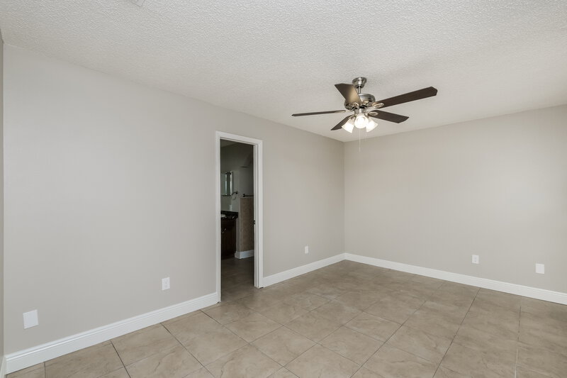 2,340/Mo, 1715 Cinnabar Ct Brandon, FL 33510 Main Bedroom View 2