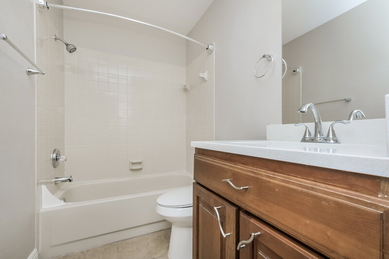 2,340/Mo, 1715 Cinnabar Ct Brandon, FL 33510 Bathroom View