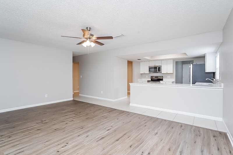 2,540/Mo, 16418 Bonneville Dr Tampa, FL 33624 Living Room View