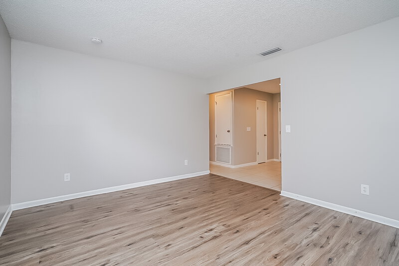 2,540/Mo, 16418 Bonneville Dr Tampa, FL 33624 Living Room View 2