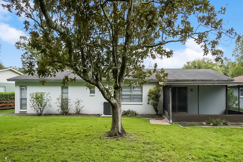 2,540/Mo, 16418 Bonneville Dr Tampa, FL 33624 Rear View