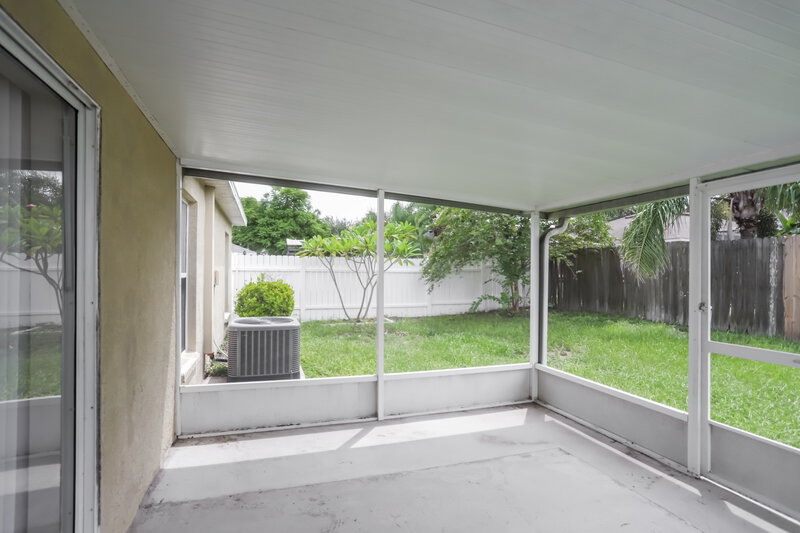 3,870/Mo, 13511 Blue Sunfish Ct Riverview, FL 33569 Sun Room View