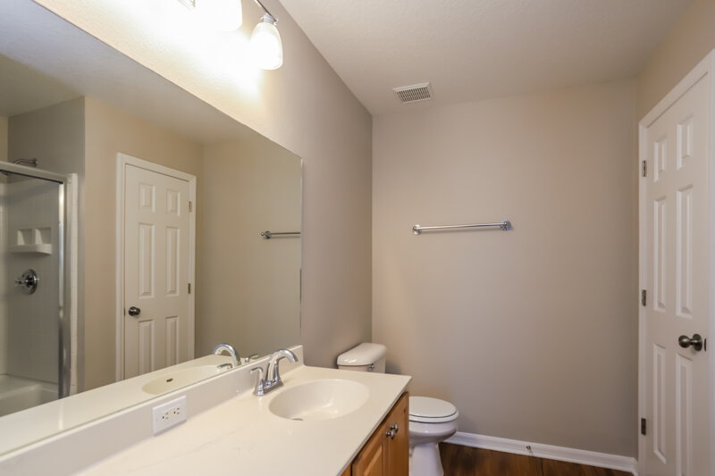 3,870/Mo, 13511 Blue Sunfish Ct Riverview, FL 33569 Main Bathroom View