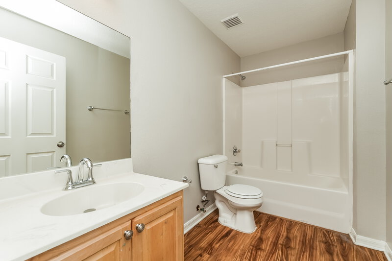 2,230/Mo, 13511 Blue Sunfish Ct Riverview, FL 33569 Bathroom View
