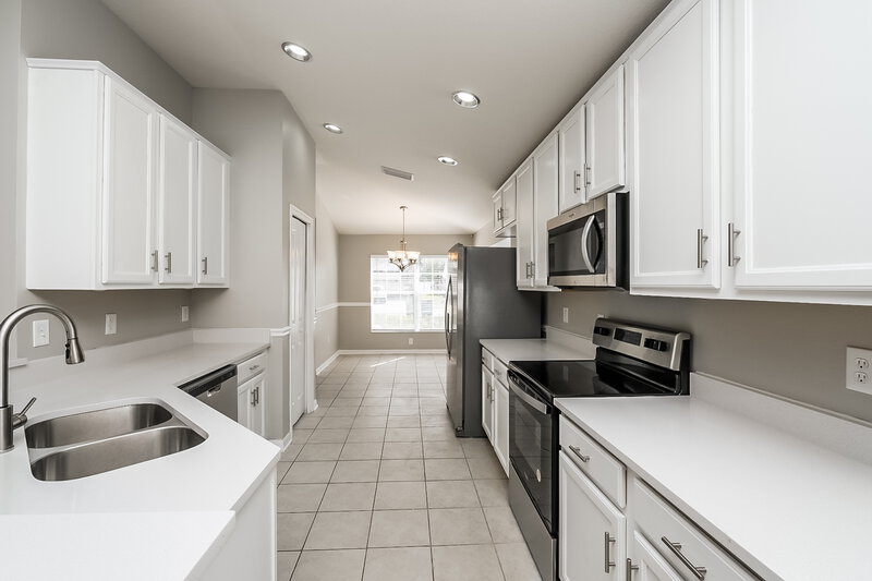 1,895/Mo, 14141 Lemon Yellow Tree Ln Brooksville, FL 34613 Kitchen View
