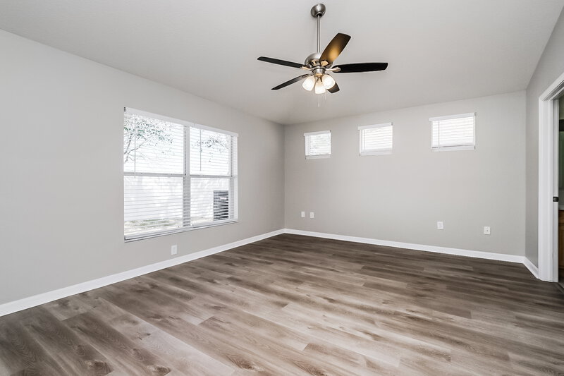 1,895/Mo, 14141 Lemon Yellow Tree Ln Brooksville, FL 34613 Main Bedroom View