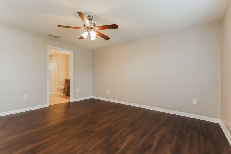 2,015/Mo, 1637 Climbing Dayflower Dr Ruskin, FL 33570 Main Bedroom View 2