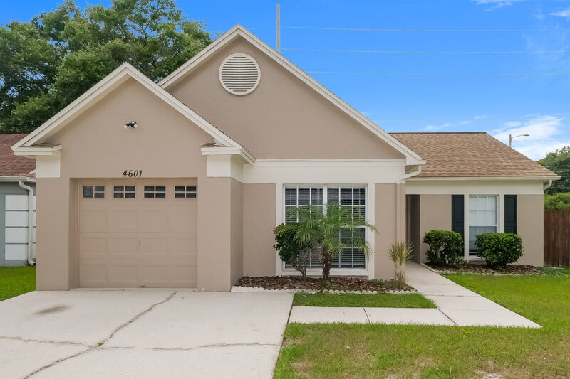 2,250/Mo, 4601 Cabbage Palm Dr Valrico, FL 33596 Front View
