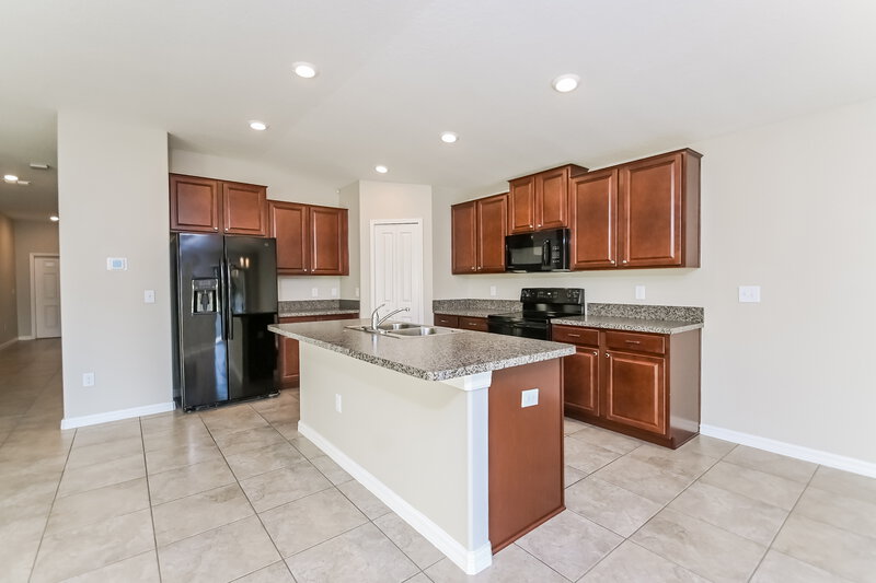 2,365/Mo, 12623 Lemon Pepper Dr Riverview, FL 33578 Kitchen View
