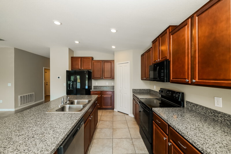 2,255/Mo, 12623 Lemon Pepper Dr Riverview, FL 33578 Kitchen View