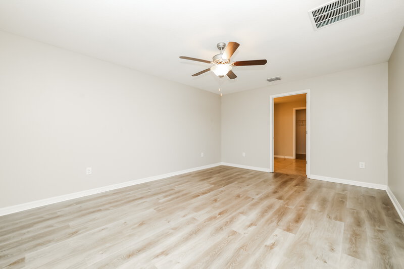 2,255/Mo, 12623 Lemon Pepper Dr Riverview, FL 33578 Main Bedroom View