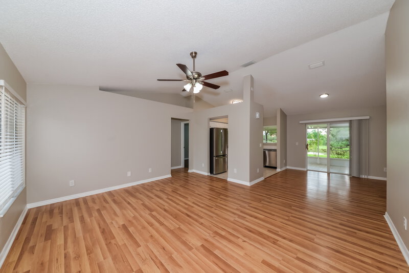2,005/Mo, 13219 Prestwick Creek Dr Riverview, FL 33579 Living Room View 2
