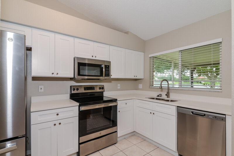 2,005/Mo, 13219 Prestwick Creek Dr Riverview, FL 33579 Kitchen View