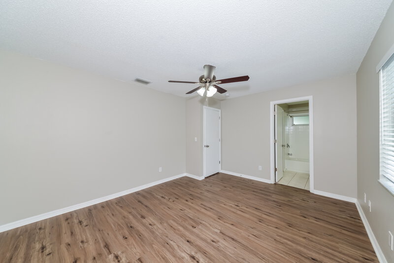 2,005/Mo, 13219 Prestwick Creek Dr Riverview, FL 33579 Main Bedroom View 2