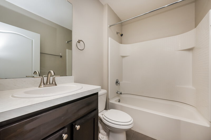 2,075/Mo, 10529 Whispering Hammock Dr Riverview, FL 33578 Bathroom View