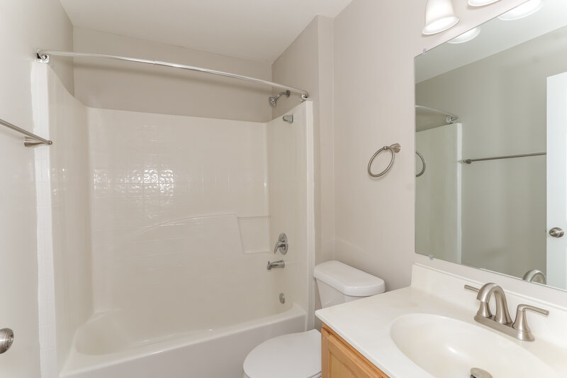 2,095/Mo, 6204 Gassino Pl Riverview, FL 33578 Bathroom View